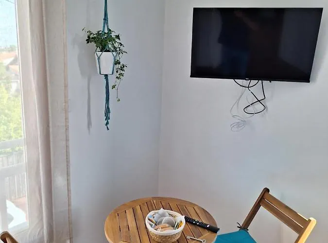 Gasthuis La Maison Partagee D'arlac 3*