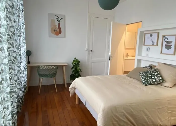 Gasthuis La Maison Partagee D'arlac 3*